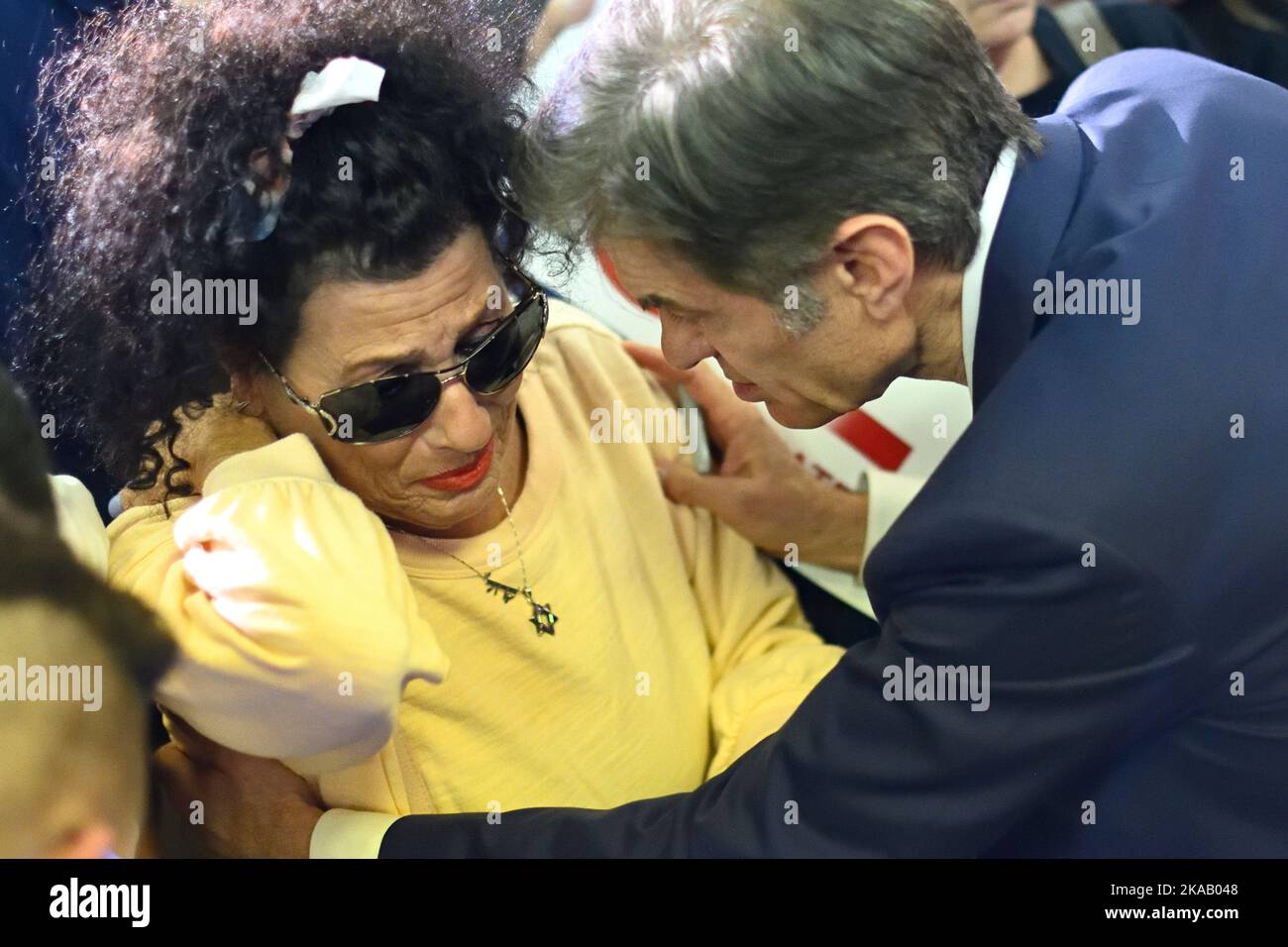 Bensalem, Usa. 01.. November 2022. Dr. Mehmet Oz, republikanischer Kandidat für den US-Senat, hält am 1. November eine Kundgebung in Bensalem, PA, USA, ab. 2022. Noch eine Woche bis zum Wahltag bleibt Oz und seine Opposition, der demokratische Kandidat der PA LT. Gov. John Fetterman, veranstalten Kundgebungen im Keystone State, um Unterstützung für ihre Kampagnen in einem hochkalten und geschlossenen Rennen eines Senatssitzes in Pennsylvania zu finden. Kredit: OOgImages/Alamy Live Nachrichten Stockfoto