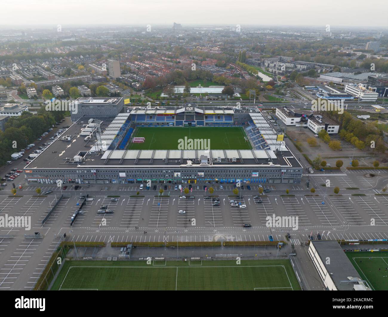 Zwolle, 30.. Oktober 2022, Niederlande. MAC PARK Stadionfassade Heimstadion des niederländischen Profifußballvereins PEC Zwolle. Fußball- und Eventarena Stockfoto