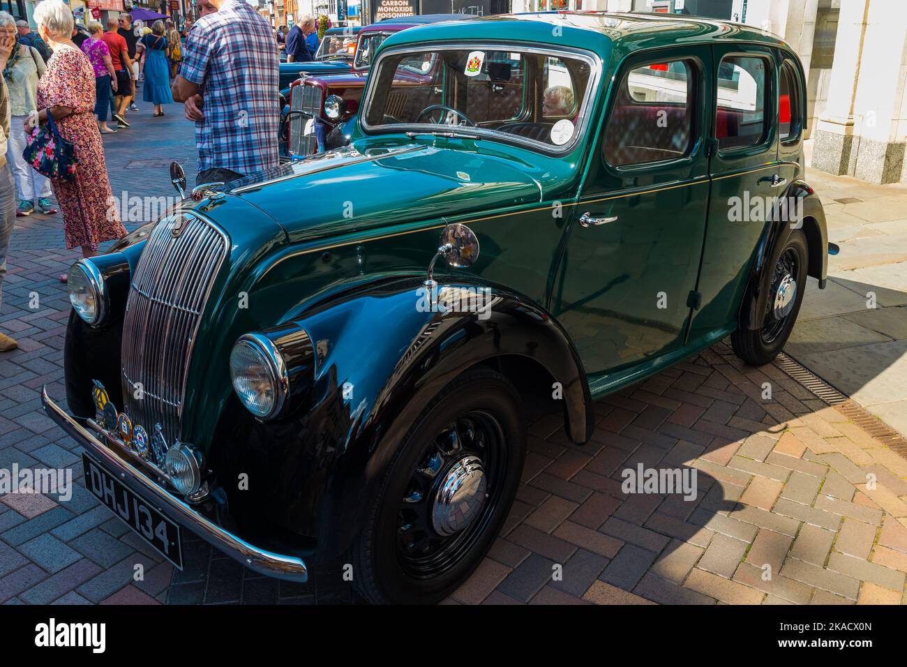 1948 Morris 8 im Zentrum von Gloucester Stockfoto