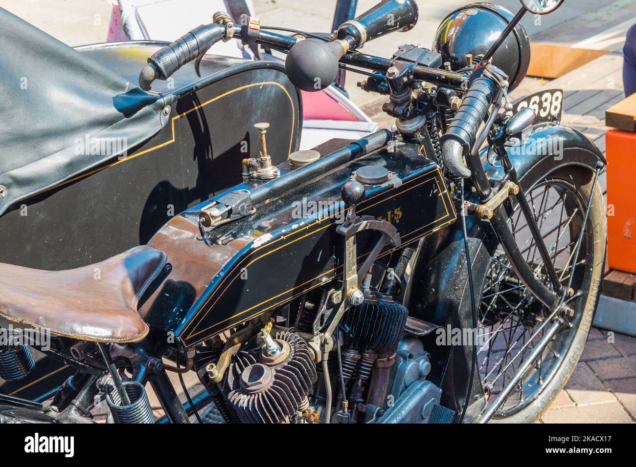 AJS-Motorrad im Stadtzentrum von Gloucester Stockfoto