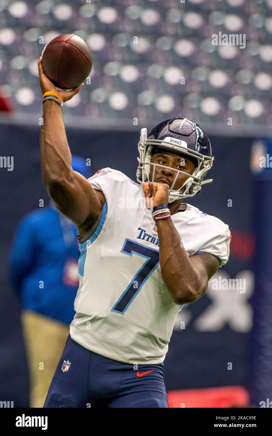 Der Tennessee Titans Quarterback Malik Willis (7) gibt sein NFL-Debüt im NFL Football Game zwischen den Tennessee Titans und den Houston Texans auf Sund Stockfoto