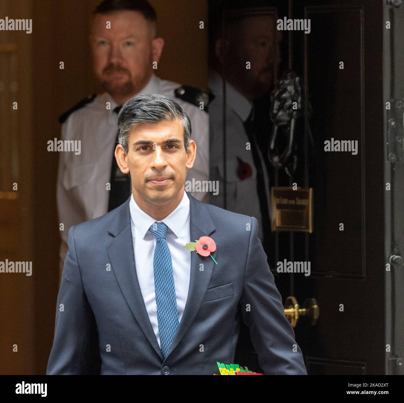 London, Großbritannien. 2.. November 2022. Der Premierminister Rishi Sunak verlässt die Downing Street 10, um die Fragestunde der Premierminister zu beantworten. Kredit: Ian Davidson/Alamy Live Nachrichten Stockfoto