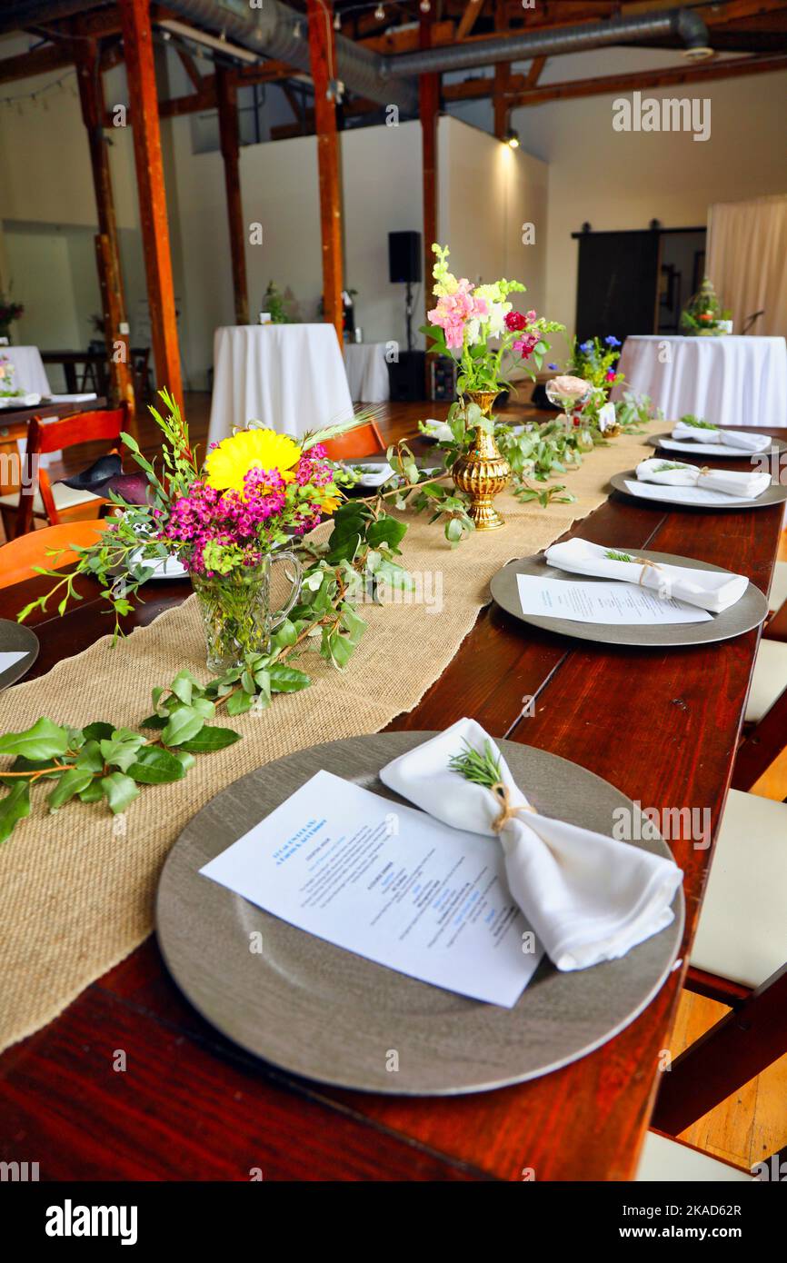 Ein Blumenarrangement für ein Fundraiser Dinner in Pittsboro, North Carolina, USA Stockfoto