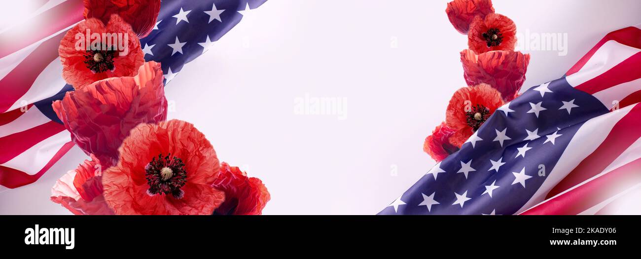 Pearl Harbor National Remembrance Day Banner-Vorlage mit us-Flagge und rotem Mohn. Stockfoto