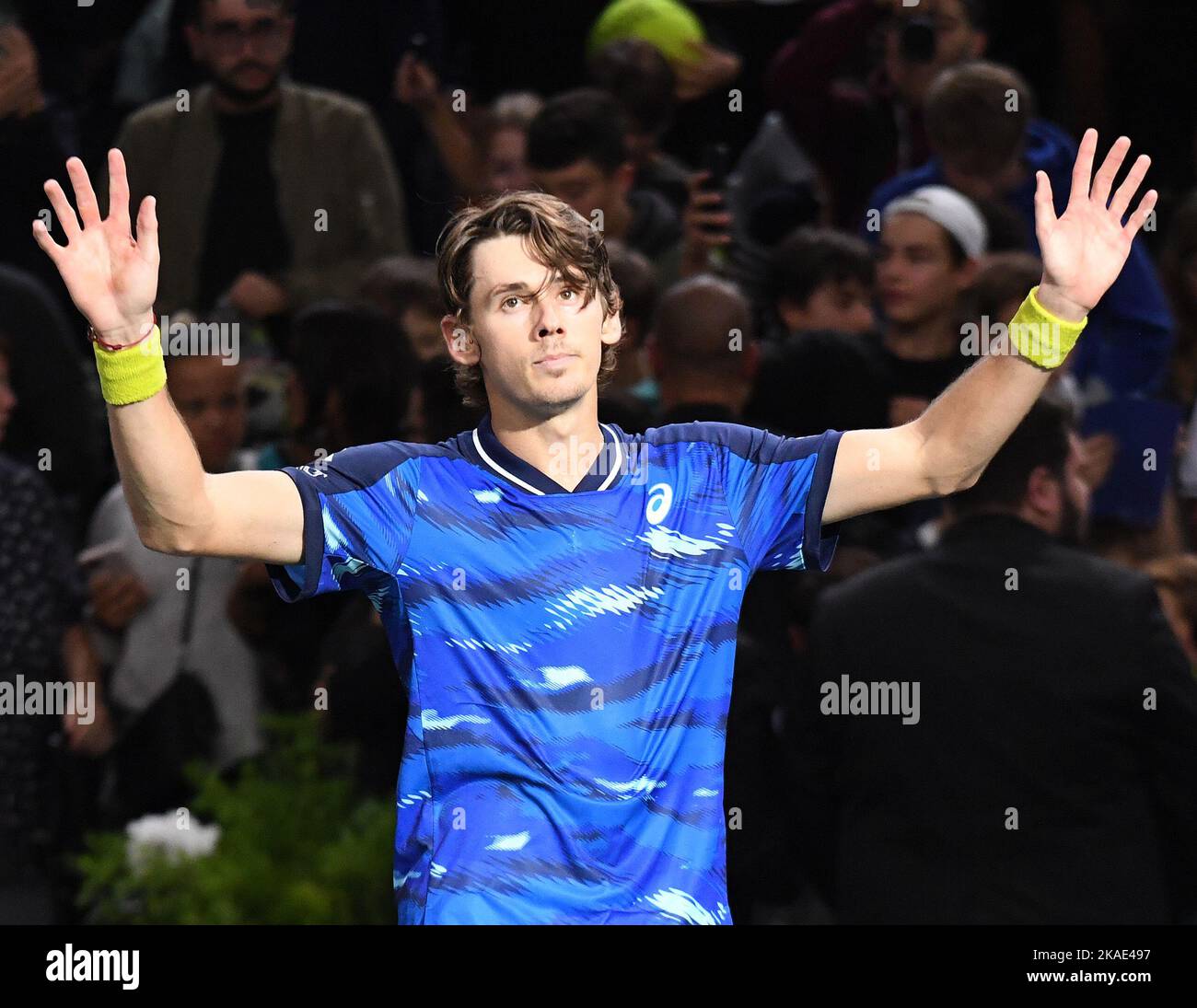 Paris, Fra. 02.. November 2022. Paris Rolex Paris Mastert Bercy Day 3 02/11/2022 Alex de Minaur (AUS) gewinnt das zweite Spiel Credit: Roger Parker/Alamy Live News Stockfoto
