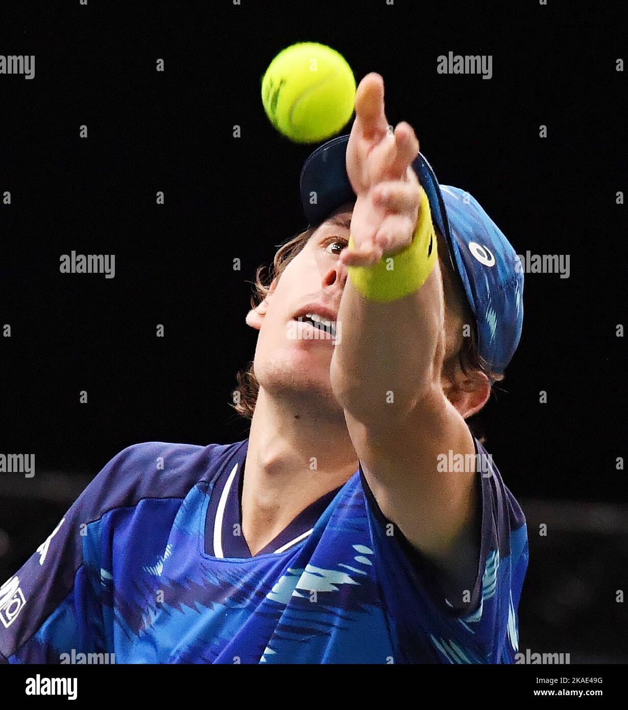 Paris, Fra. 02.. November 2022. Paris Rolex Paris Mastert Bercy Day 3 02/11/2022 Alex de Minaur (AUS) gewinnt das zweite Spiel Credit: Roger Parker/Alamy Live News Stockfoto