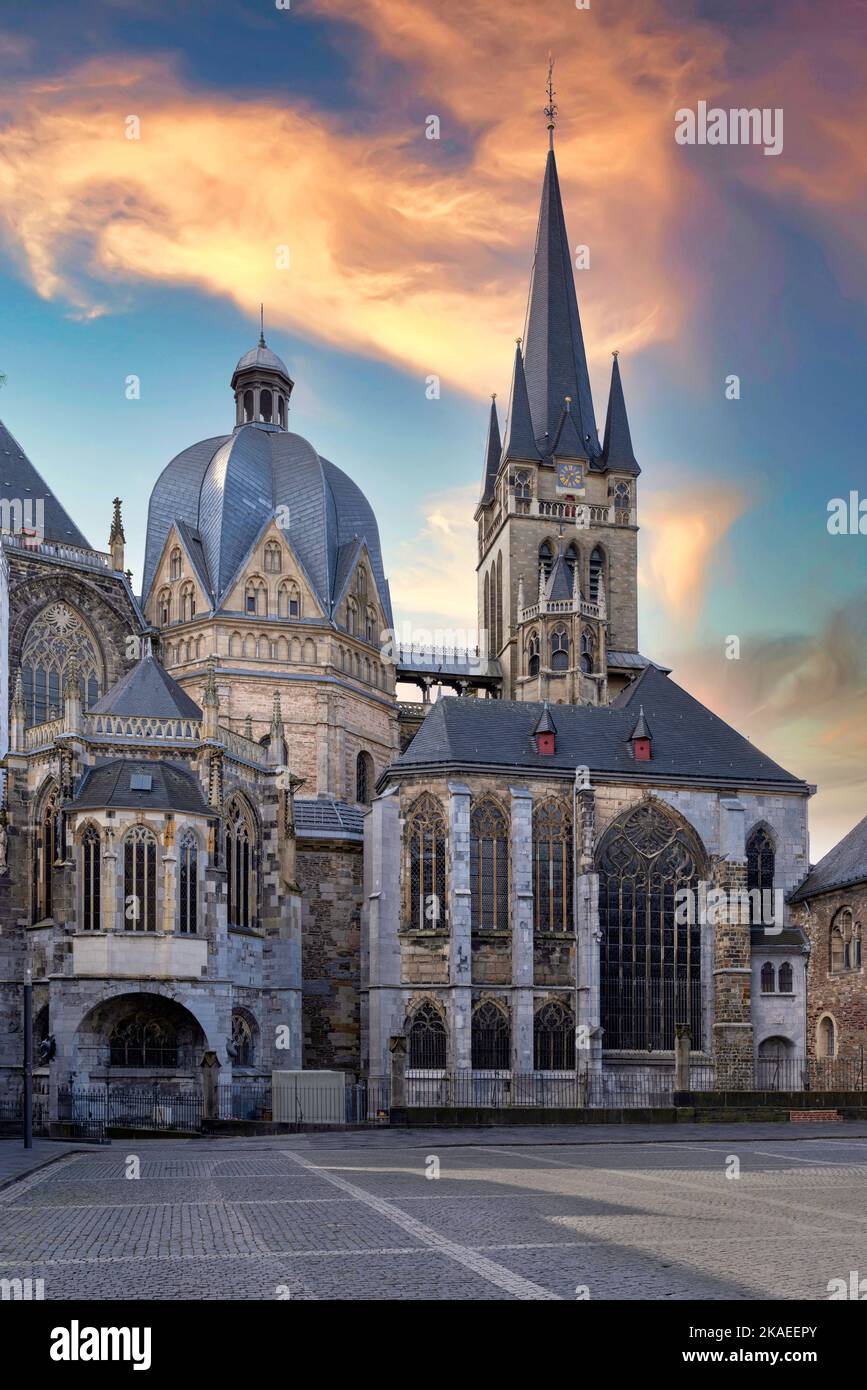 Der Aachener Dom ist eine römisch-katholische Kirche in Aachen Stockfoto