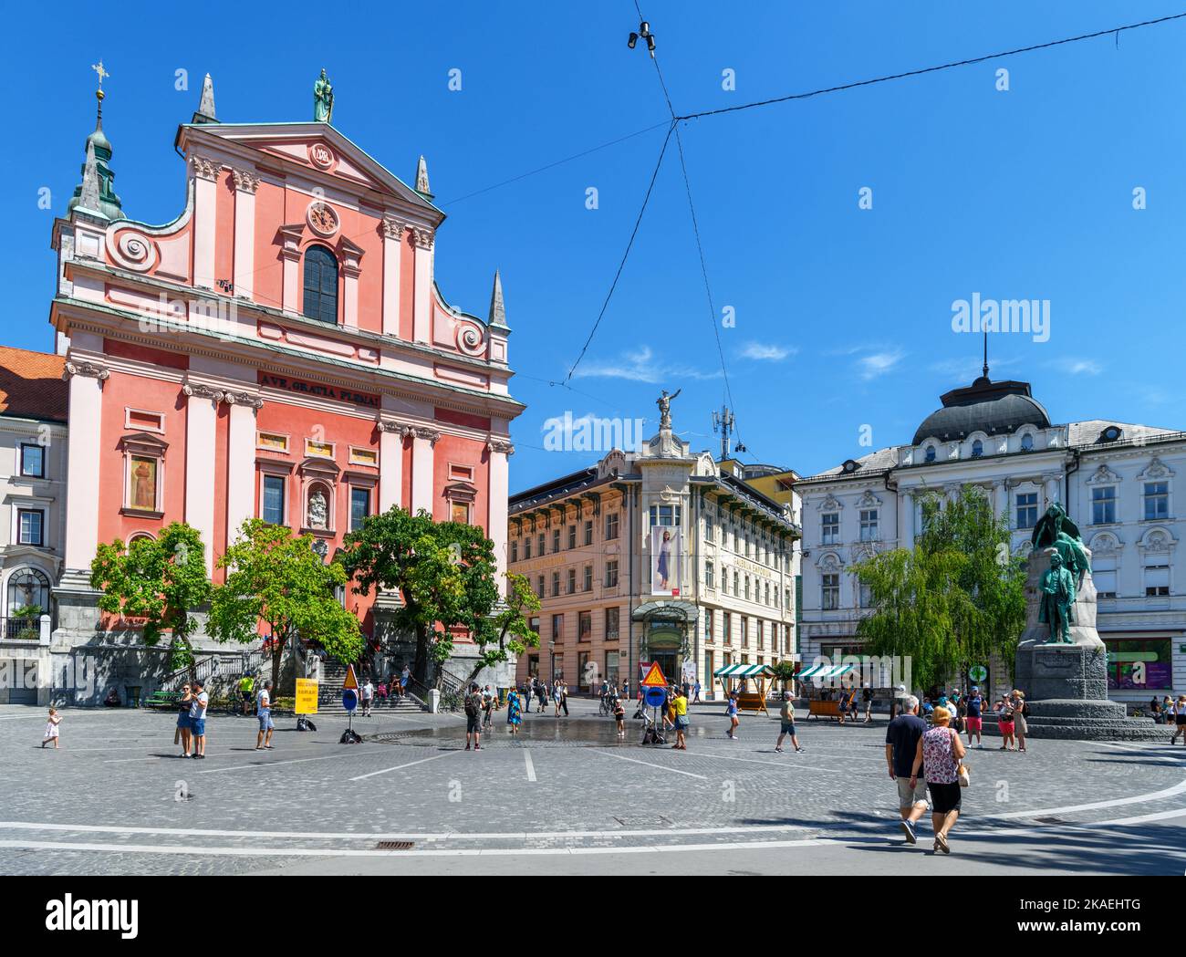 Die Franziskanerkirche der Verkündigung auf dem Preserenplatz (Presernov Trg), Altstadt, Ljubljana, Slowenien Stockfoto