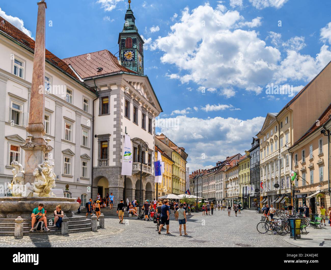 Rathaus und Robbabrunnen, Mestni Trg (Marktplatz), Altstadt, Ljubljana, Slowenien Stockfoto