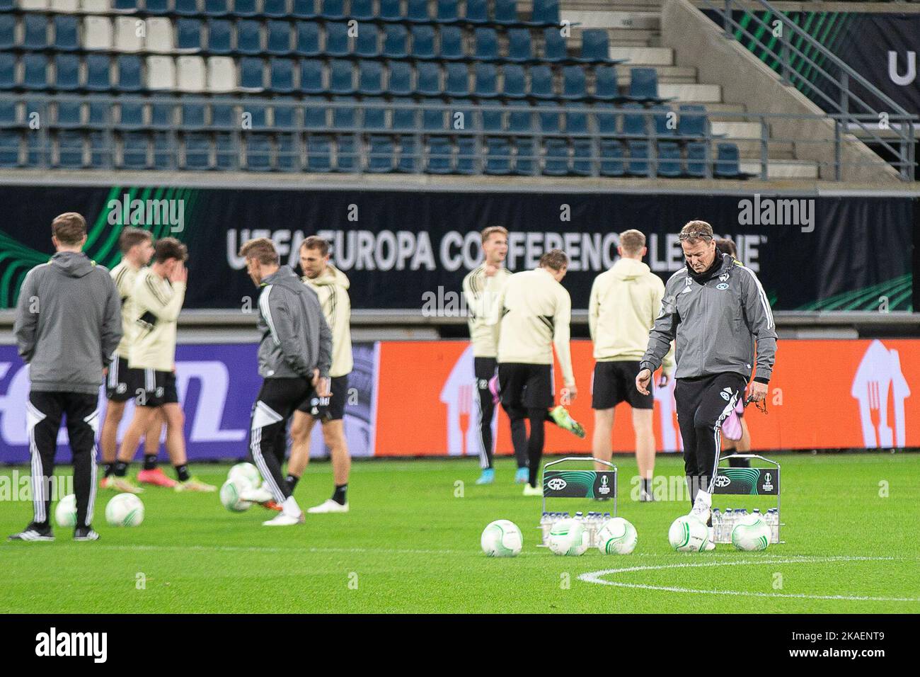 Die Abbildung zeigt ein Training des norwegischen Teams Molde FK, Mittwoch, 02. November 2022 in Gent, zur Vorbereitung des morgigen Spiels gegen das belgische Fußballteam KAA Gent am 6/6. Tag der Gruppenphase der UEFA Europa Conference League. BELGA FOTO JAMES ARTHUR GEKIERE Stockfoto