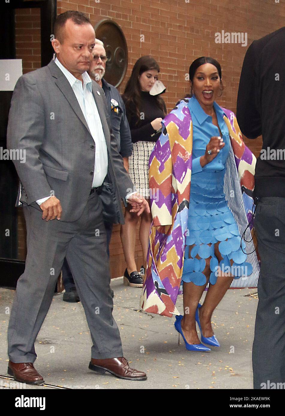 01. November 2022 Angela Bassett bei The View to talking about New Movie Black Panther: Wakanda Forever in New York 01. November 2022 Credit:RW.MediaPunch Stockfoto