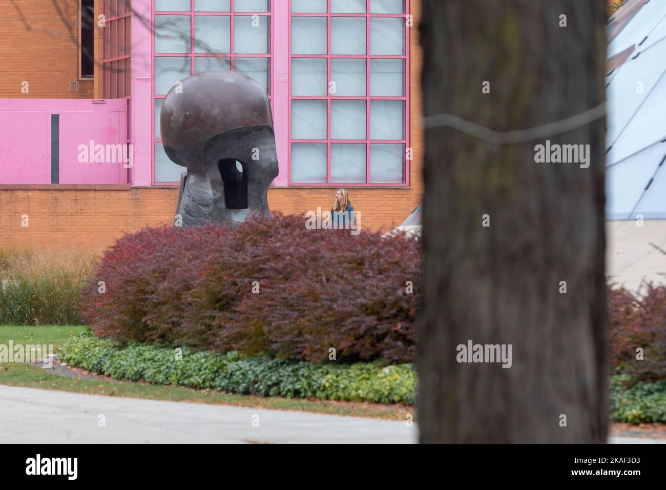 Chicago, Illinois - 'Nuclear Energy', eine Skulptur von Henry Moore, auf dem Gelände der ersten kontrollierten nuklearen Kettenreaktion, die die Tür zu öffnen Stockfoto