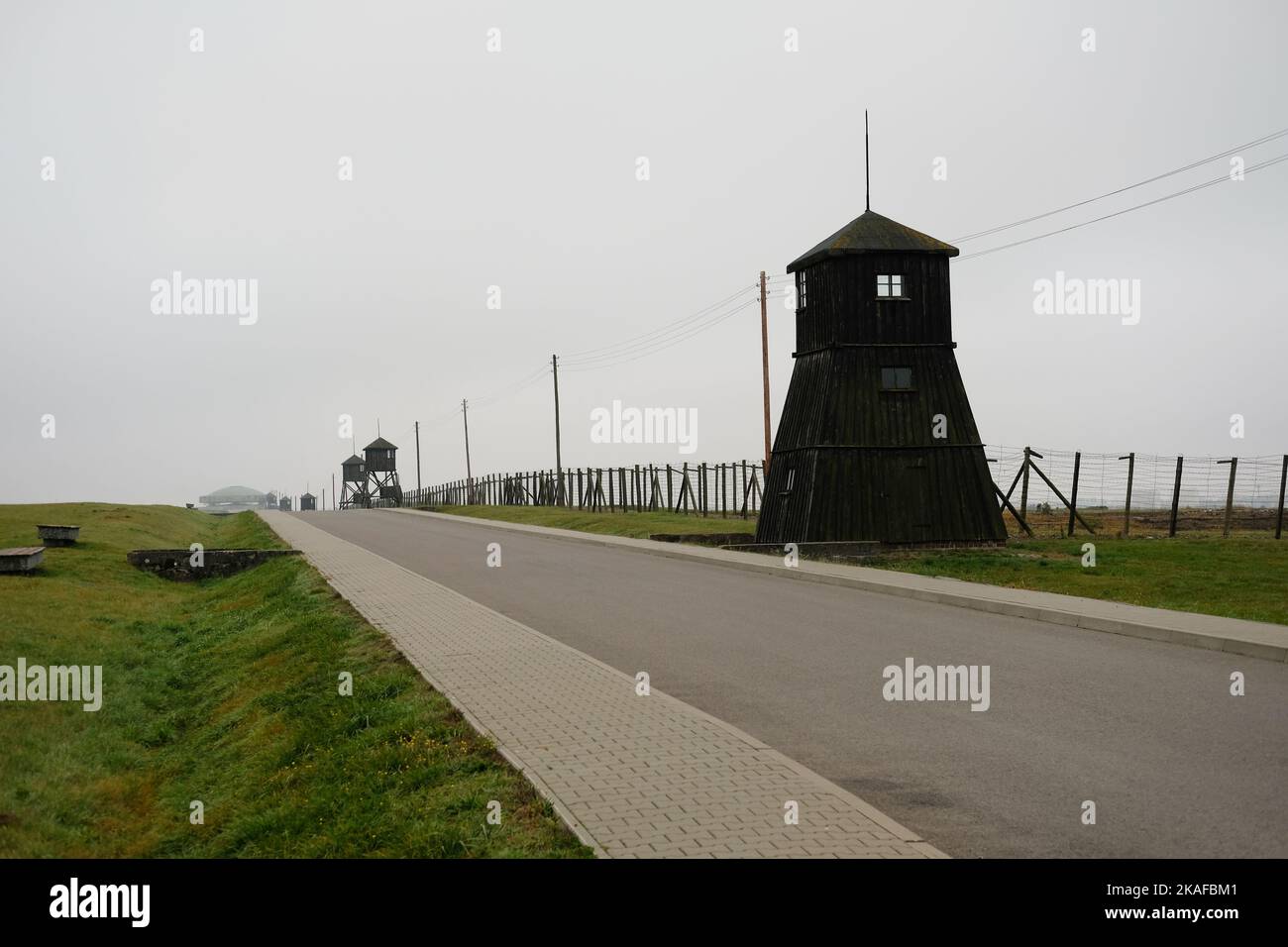 Wachtürme im ehemaligen nazideutschen Konzentrations- und Vernichtungslager Majdanek in Lublin, Polen Stockfoto