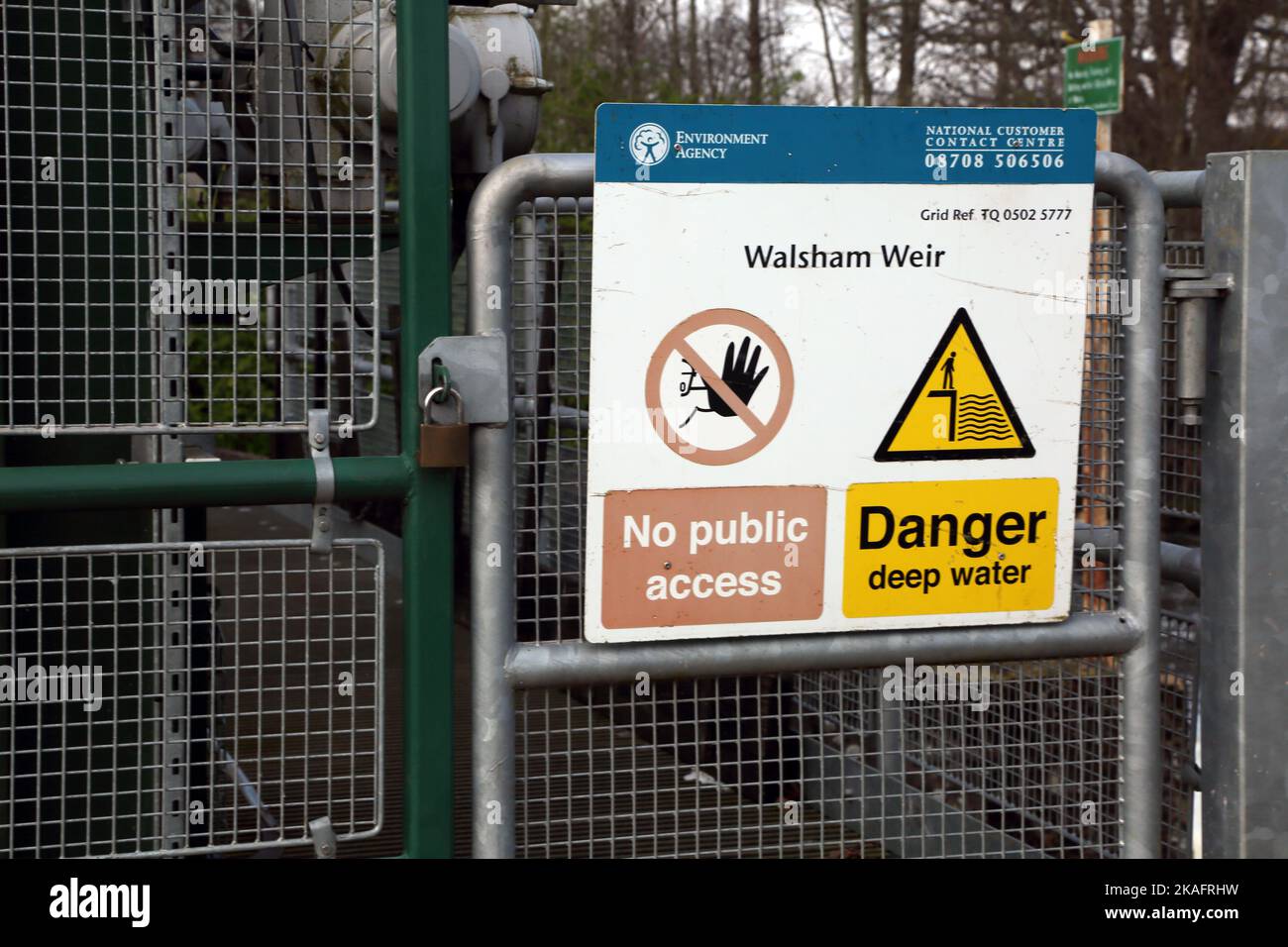 walsham Wehrsperre Fluss wey Navigation keine öffentliche Zufahrt Zeichen surrey england Stockfoto