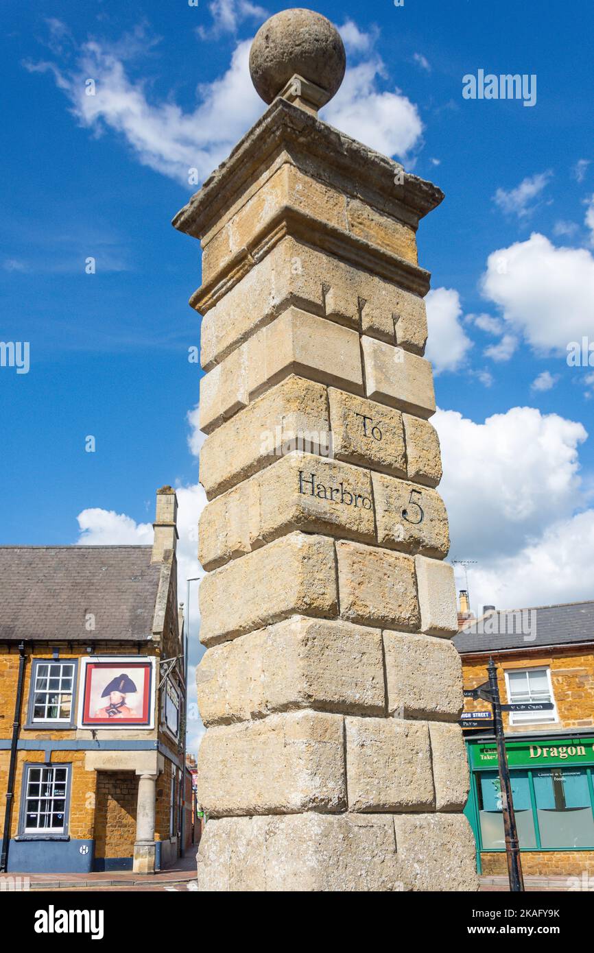 The Ancient Cross, High Street, Desborough, Northamptonshire, England, Vereinigtes Königreich Stockfoto