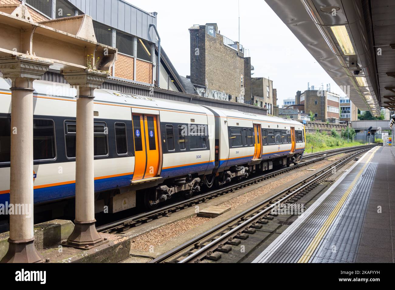 Surrey Quays Overground Station, Lower Road, Rotherhithe, The London Borough of Southwark, Greater London, England, Vereinigtes Königreich Stockfoto