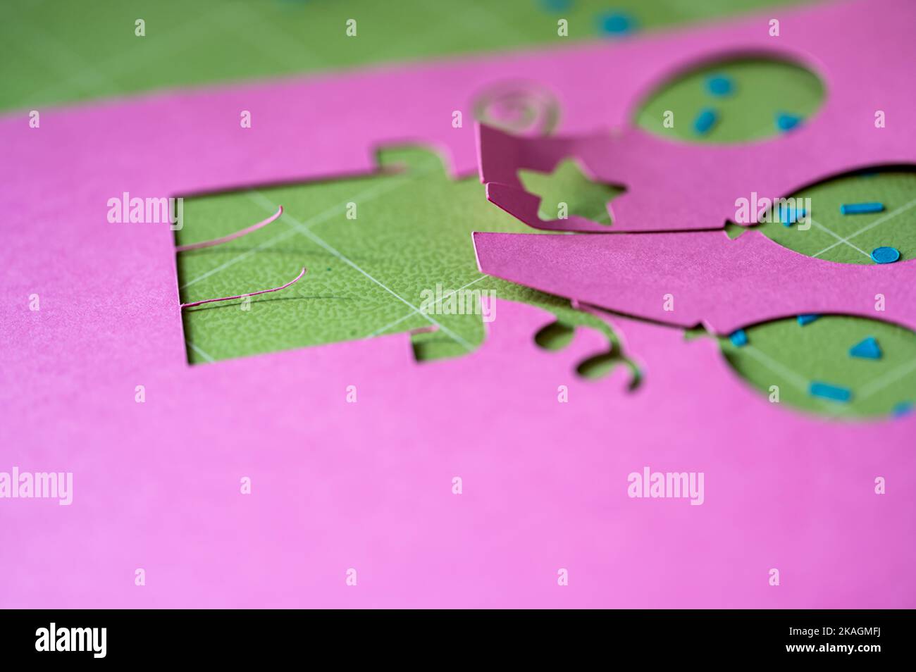 Schneiden Sie Design aus einem intelligenten Schneidwerkzeug in Kunst und Handwerk verwendet, um benutzerdefinierte Designs zu machen. Stockfoto