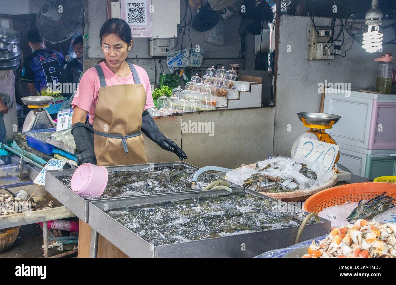 Fisch und Meeresfrüchte von Fesh zum Verkauf auf einem Thai Street Fish Market in Thailand Stockfoto