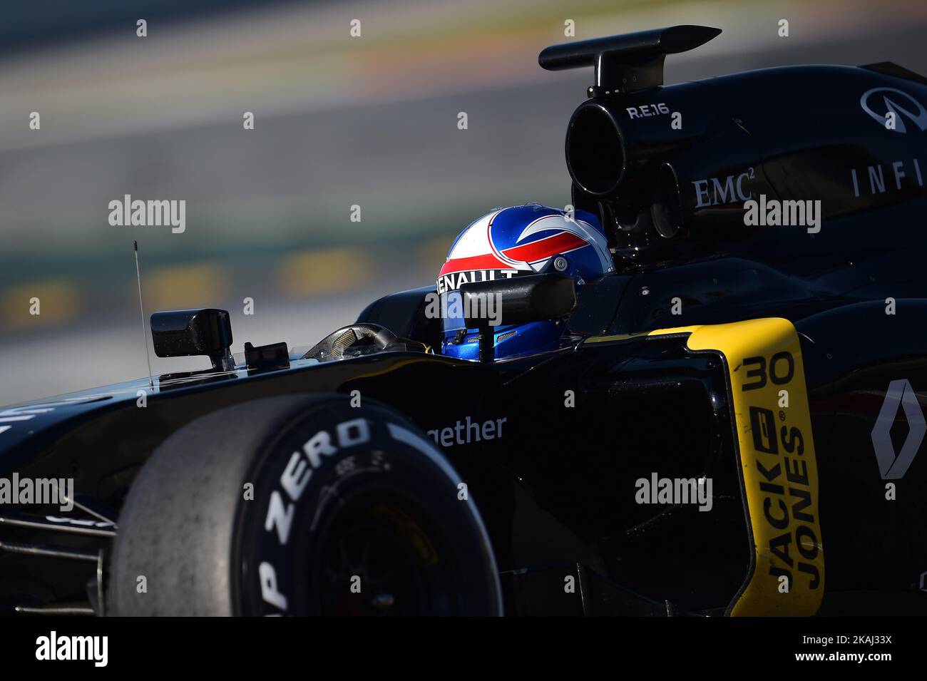 Der Formel-1-Teamfahrer von Renault, Jolyon Palmer, fährt sein Auto am letzten Tag der Formel-1-Testtage in Barcelona, 4.. März 2016. (Foto von Joan Cros/NurPhoto) *** Bitte nutzen Sie die Gutschrift aus dem Kreditfeld *** Stockfoto