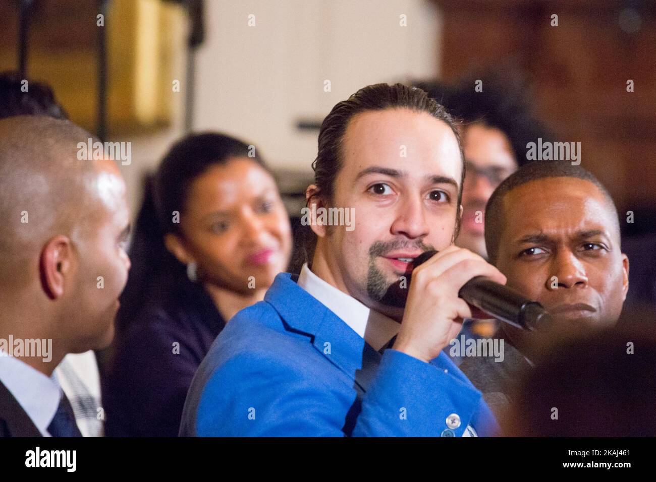 WASHINGTON, D.C. – am Montag, den 14. März, beantwortet die Broadway-Besetzung VON HAMILTON im East Room des Weißen Hauses Fragen von Studenten. Lin-Manuel Miranda, der Schöpfer spricht. (Foto von Cheriss May/NurPhoto) *** Bitte nutzen Sie die Gutschrift aus dem Kreditfeld *** Stockfoto