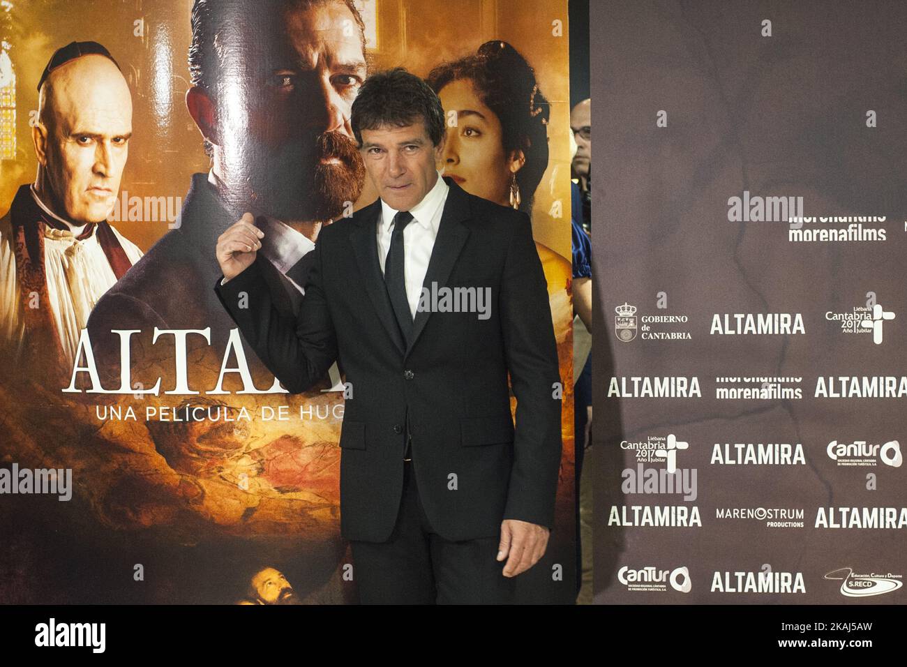 Schauspieler Antonio Banderas nimmt am 1. April 2016 an der Fotozelle „Altamira“ auf dem Placio Festival in Santander, Spanien, Teil. Altamira war dem berühmten Forscher Marcelino Saenz de Santuola gewidmet, der die Altamira-Höhlen mit ihren Höhlenmalereien entdeckte. Stockfoto