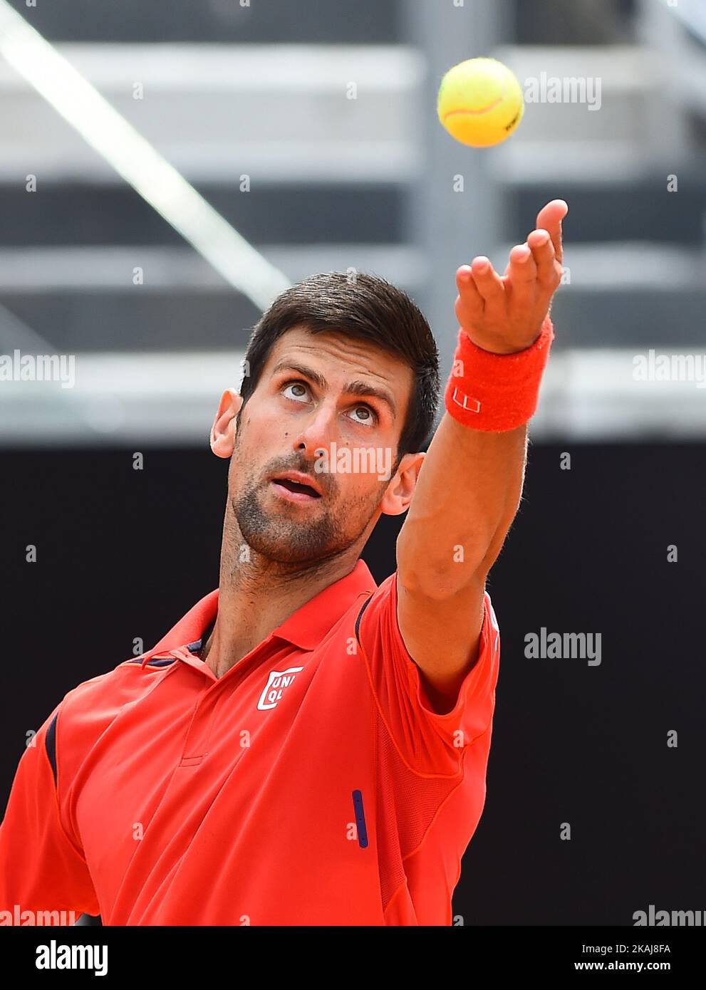 Novak Djokovic in Aktion während seines Spiels gegen Stephane Robert - Internazionali BNL d'Italia 2016 am 11. Mai 2016 in Rom, Italien. (Foto von Silvia Lore/NurPhoto) *** Bitte nutzen Sie die Gutschrift aus dem Kreditfeld *** Stockfoto