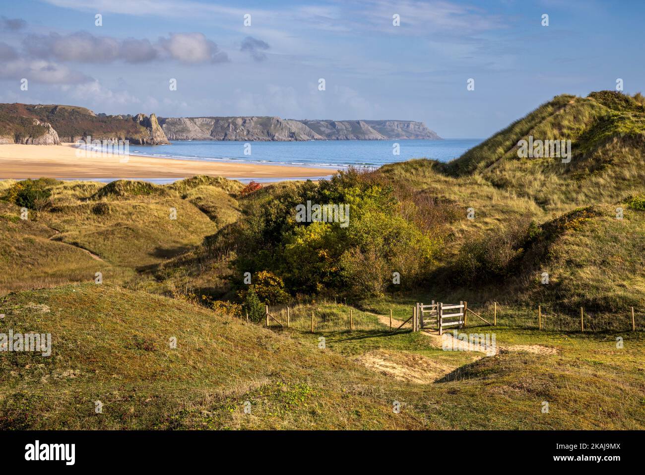 Oxwich Beach von den Sanddünen des Oxwich Burrows auf dem Wales Coast Path, Gower Peninsula, Wales Stockfoto