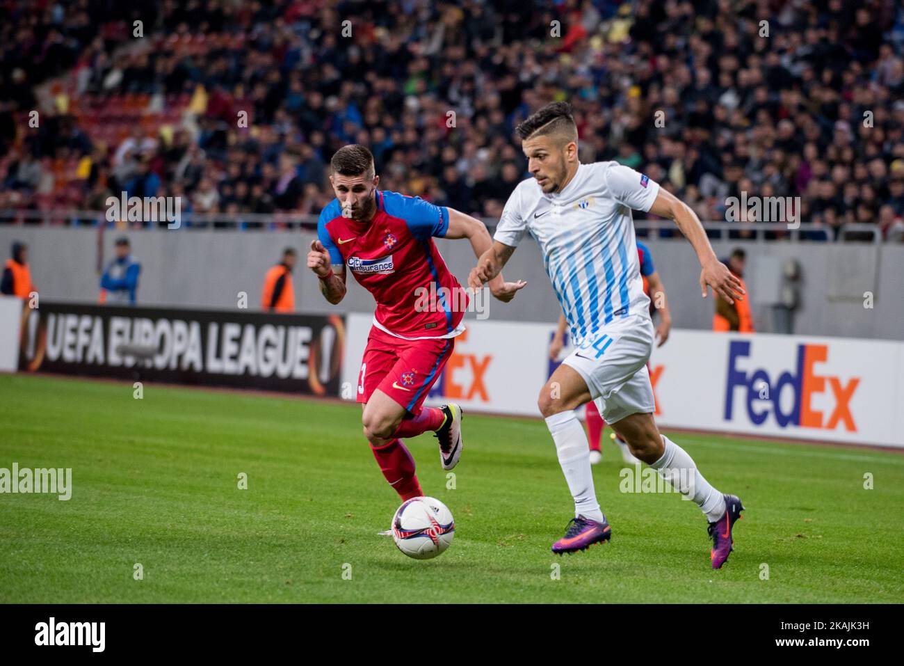 Ovidiu Popescu #23 des FC Steaua Bucharest und Roberto Rodriguez #34 des FC Zürich im Einsatz während des UEFA Europa League 2016-2017, Gruppe L Spiel zwischen dem FC Steaua Bucharest ROU und dem FC Zürich (SUI) in der National Arena, Bukarest, Rumänien ROU, am 20. Oktober 2016. Stockfoto