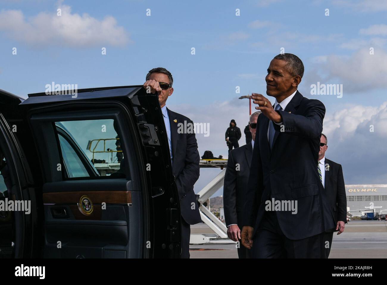 US-Präsident Barack Obama, der am 15. November 2016 vom Flügel der Luftwaffe 1 aus in Athen, Griechenland, eintraf Stockfoto