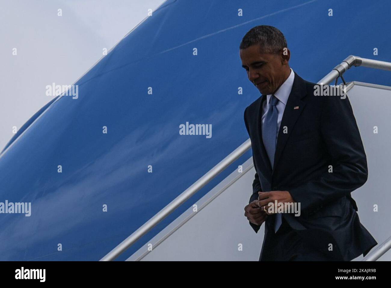 US-Präsident Barack Obama, der am 15. November 2016 vom Flügel der Luftwaffe 1 aus in Athen, Griechenland, eintraf Stockfoto
