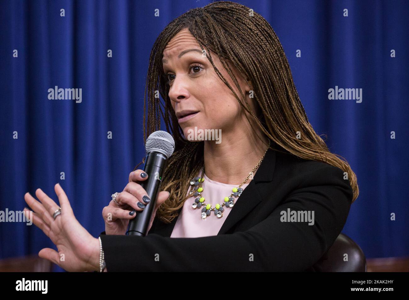 Am 16. Dezember 2016 nahm Melissa Harris-Perry, Chefredakteurin des Elle Magazine, im South Court Auditorium des Eisenhower Executive Office Building des Weißen Hauses in Washington DC an der Veranstaltung Teil: â ein Sessel mit Elle-Lektionen, Führung und Vermächtnis: Der Weg zu Chancen für AllÂ“. (Foto von Cheriss May/NurPhoto) *** Bitte nutzen Sie die Gutschrift aus dem Kreditfeld *** Stockfoto