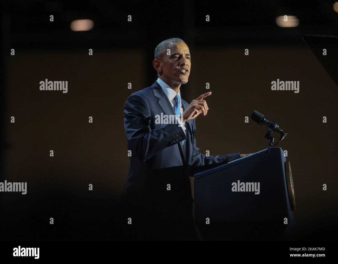 Präsident Barack Obama hält am 10. Januar 2017 seine Abschiedsrede am McCormick Place in Chicago, Illinois, USA. (Foto von Emily Molli/NurPhoto) *** Bitte nutzen Sie die Gutschrift aus dem Kreditfeld *** Stockfoto