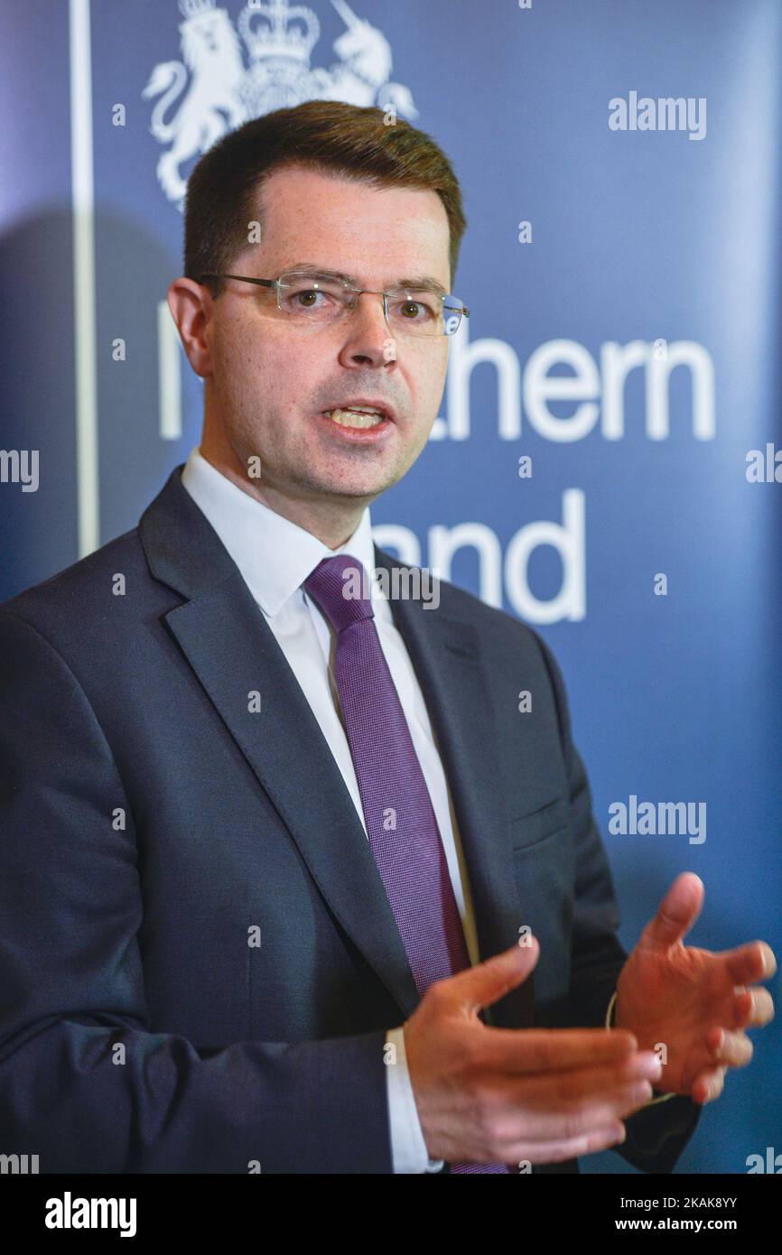 Der nordirische Sekretär James Brokenshire sprach im Stormont House in Belfast, wo er eine Schnellwahl zur Stormont-Versammlung für März 2 ankündigte. Am Montag, den 16. Januar 2017, in Belfast, Nordirland, Großbritannien. Foto von Artur Widak *** Bitte nutzen Sie die Gutschrift aus dem Kreditfeld *** Stockfoto