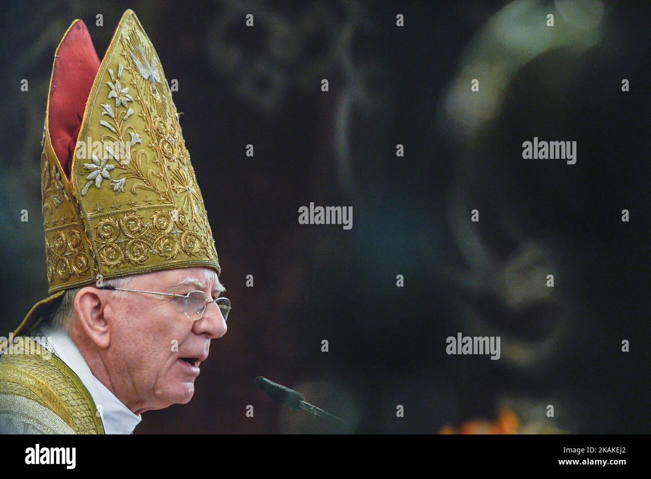 Erzbischof Marek Jedraszewski während der Messe der Installation in der Wawel-Kathedrale in Krakau. Jedraszewski (68) folgt auf Kardinal Stanislaw Dziwisz (77), der in den Ruhestand tritt. Am Samstag, den 28. Januar 2017, in Krakau, Polen. (Foto von Artur Widak/NurPhoto) *** Bitte nutzen Sie die Gutschrift aus dem Kreditfeld *** Stockfoto