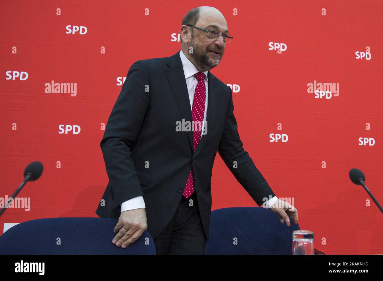 Kanzlerkandidat der SPD Martin Schulz kommt am 13. Februar 2017 zu einer Parteivorstandssitzung in der SPD-Zentrale im Willy-Brandt-Haus in Berlin. (Foto von Emmanuele Contini/NurPhoto) *** Bitte benutzen Sie die Gutschrift aus dem Kreditfeld *** Stockfoto