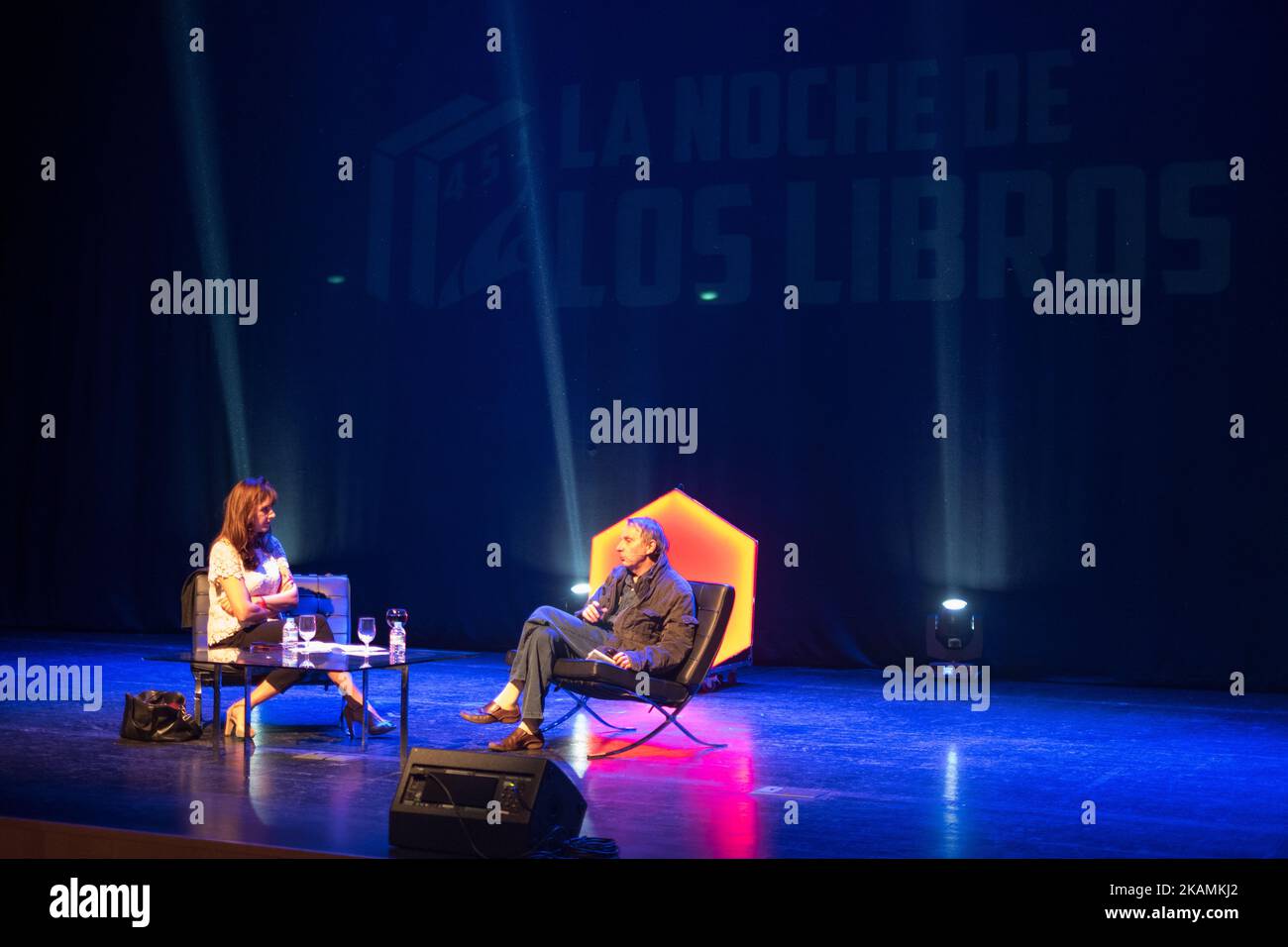 Der französische Schriftsteller Michel Houellebecq spricht in seinen Romanen am 21. April 2017 in der Termica in Malaga während der "La Noche de los libros" über Religion. (Foto von Guillaume Pinon/NurPhoto) *** Bitte nutzen Sie die Gutschrift aus dem Kreditfeld *** Stockfoto