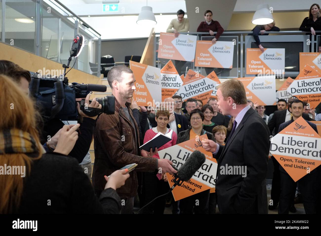 Der Führer der Liberaldemokraten, Tim Farron, kommt am 23. April 2017 im Soundministerium in Südlondon an, um ihren Wahlkampf für die bevorstehenden Parlamentswahlen im Juni zu Mittag zu essen. (Foto von Jay Shaw Baker/NurPhoto) *** Bitte nutzen Sie die Gutschrift aus dem Kreditfeld *** Stockfoto