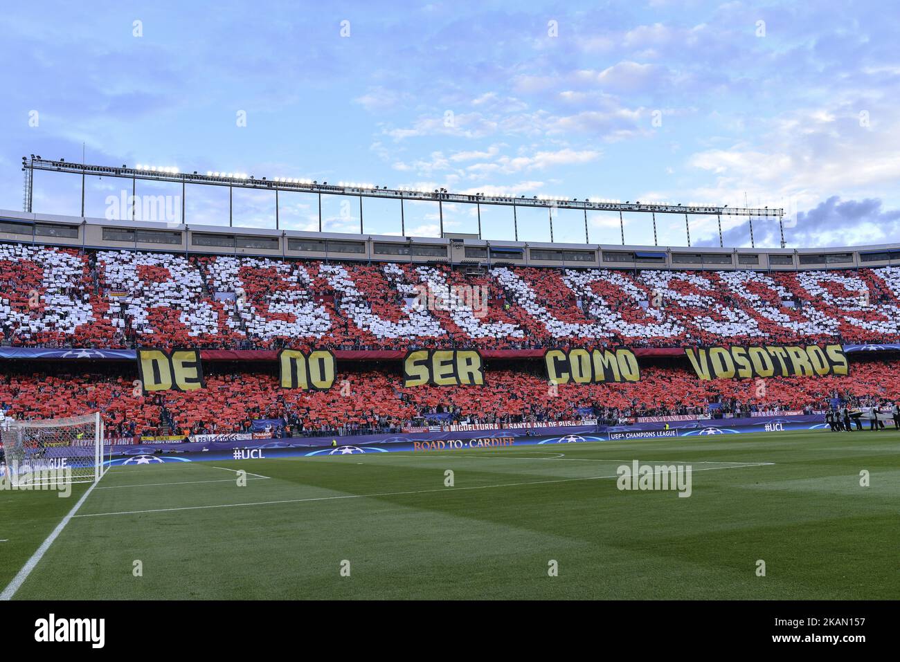 Ein allgemeiner Blick in den Boden vor dem UEFA Champions League Halbfinale der zweiten Etappe zwischen Club Atletico de Madrid und Real Madrid CF im Vicente Calderon Stadion am 10. Mai 2017 in Madrid, Spanien. (Foto von Isa Saiz/NurPhoto) *** Bitte nutzen Sie die Gutschrift aus dem Kreditfeld *** Stockfoto