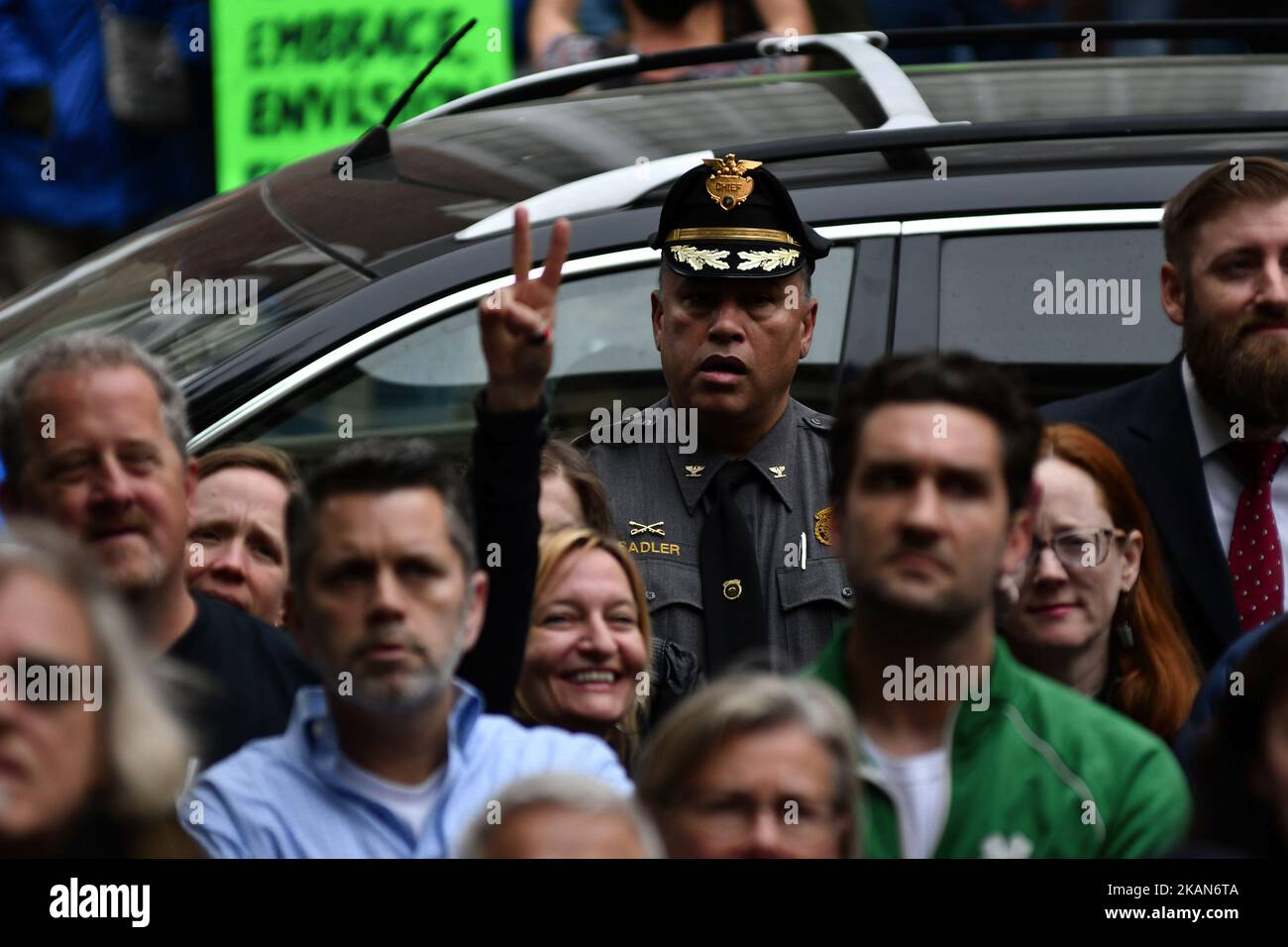 Aktivisten, Gemeindemitglieder und Geistliche versammeln sich am 20. Mai 2017 in Lancaster, PA, bei einer von der NAACP gesponserten Kundgebung, um gegen die Pläne einer Kreuzbeleuchtung eines in Maryland ansässigen Ku Klux Klan-Kapitels im nahegelegenen QuarryVille, PA, zu protestieren. (Foto von Bastiaan Slabbers/NurPhoto) *** Bitte nutzen Sie die Gutschrift aus dem Kreditfeld *** Stockfoto