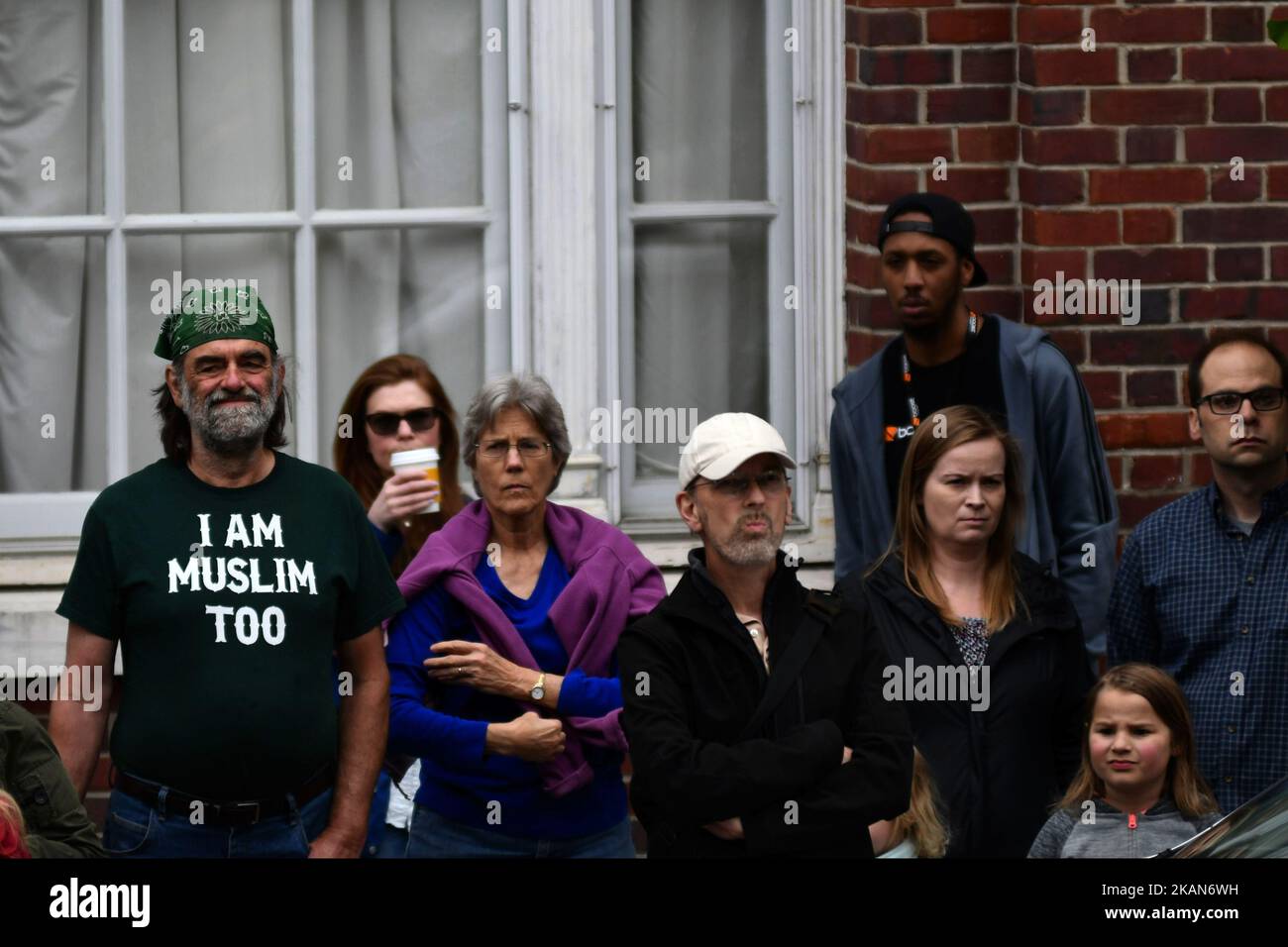 Aktivisten, Gemeindemitglieder und Geistliche versammeln sich am 20. Mai 2017 in Lancaster, PA, bei einer von der NAACP gesponserten Kundgebung, um gegen die Pläne einer Kreuzbeleuchtung eines in Maryland ansässigen Ku Klux Klan-Kapitels im nahegelegenen QuarryVille, PA, zu protestieren. (Foto von Bastiaan Slabbers/NurPhoto) *** Bitte nutzen Sie die Gutschrift aus dem Kreditfeld *** Stockfoto