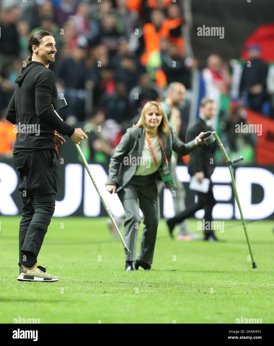 Zlatan Ibrahimovic von Manchester United würdigt die Fans nach dem UEFA Europa League Finale zwischen Ajax und Manchester United in der Friends Arena am 24. Mai 2017 in Stockholm, Schweden. (Foto von Ahmad Mora/NurPhoto) *** Bitte nutzen Sie die Gutschrift aus dem Kreditfeld *** Stockfoto