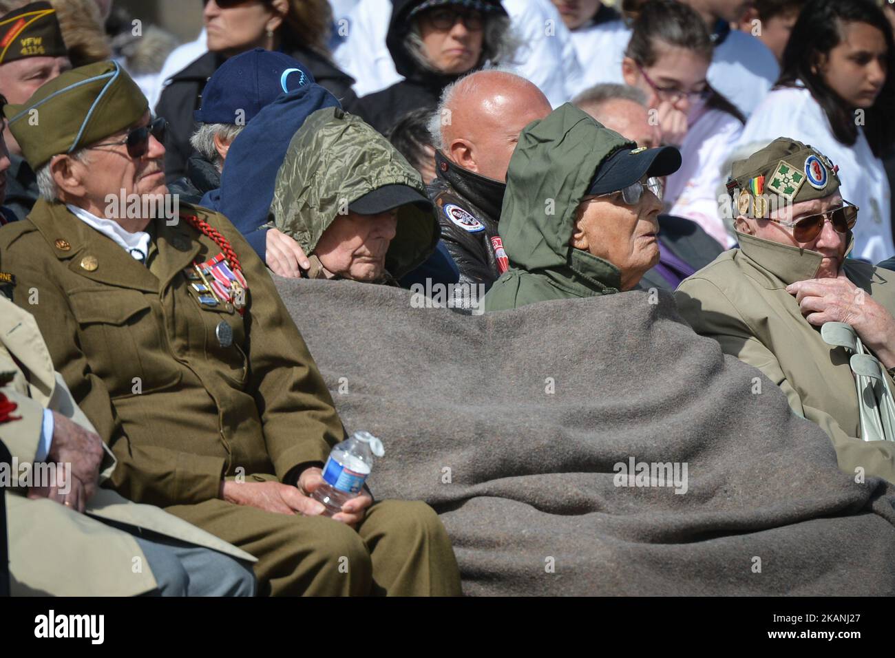 Einige Der Wenigen Veteranen Der Normandie 1944 Die Noch W hrend Einer einige-der-wenigen-veteranen-der-normandie-1944-die-noch-w-hrend-einer