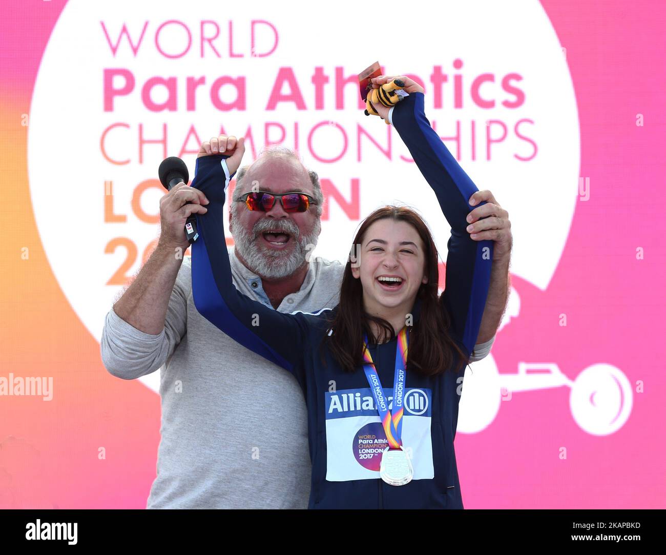 Alexa Halko aus den USA mit ihrem Vater Women's 400m T34 während der World para Athletics Championships im London Stadium in London am 21. Juli 2017 (Foto von Kieran Galvin/NurPhoto) *** Bitte benutzen Sie die Gutschrift aus dem Credit Field *** Stockfoto