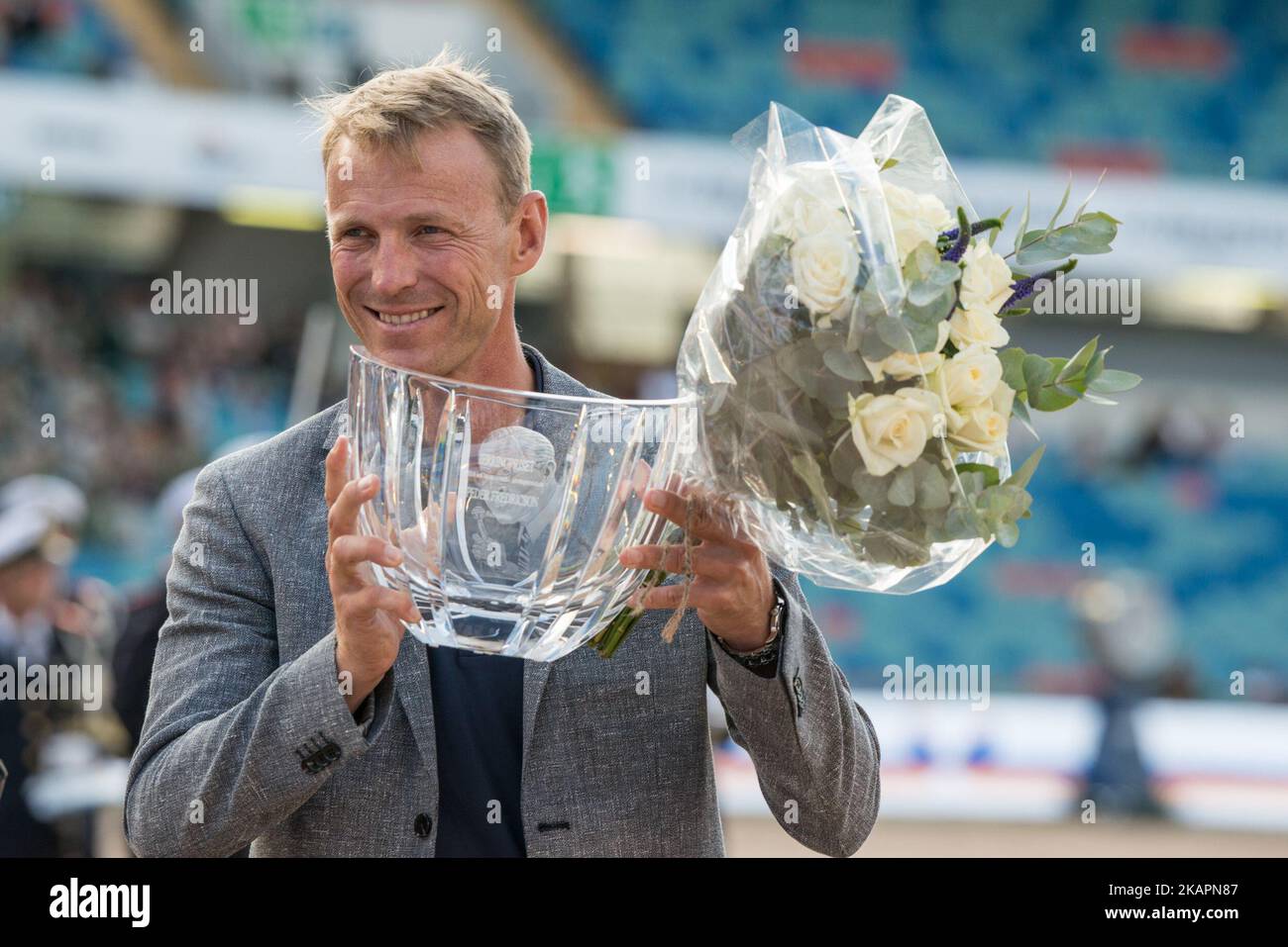 Peder Fredericson, schwedischer Pferdespringer und Olympiasieger bei den Olympischen Spielen 2016 in Rio, erhält den Järing Priset, den schwedischen Preis für hervorragende Sportlichkeit bei der Eröffnungsfeier der Longines FEI Europameisterschaft 2017 im Ullevis-Stadion in Göteborg, Schweden am 21 2017. August (Foto: Julia Reinhart/NurPhoto) Stockfoto