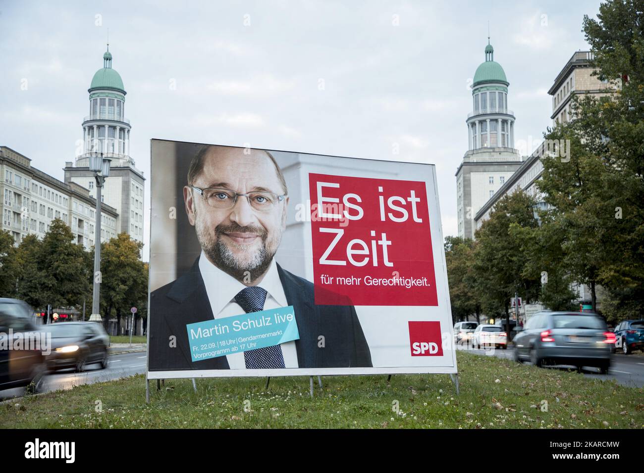Am 21. September 2017 ist im Berliner Bezirk Friedrichshain ein Wahlplakat des Kanzlerkandidaten der SPD Martin Schulz abgebildet. (Foto von Emmanuele Contini/NurPhoto) Stockfoto