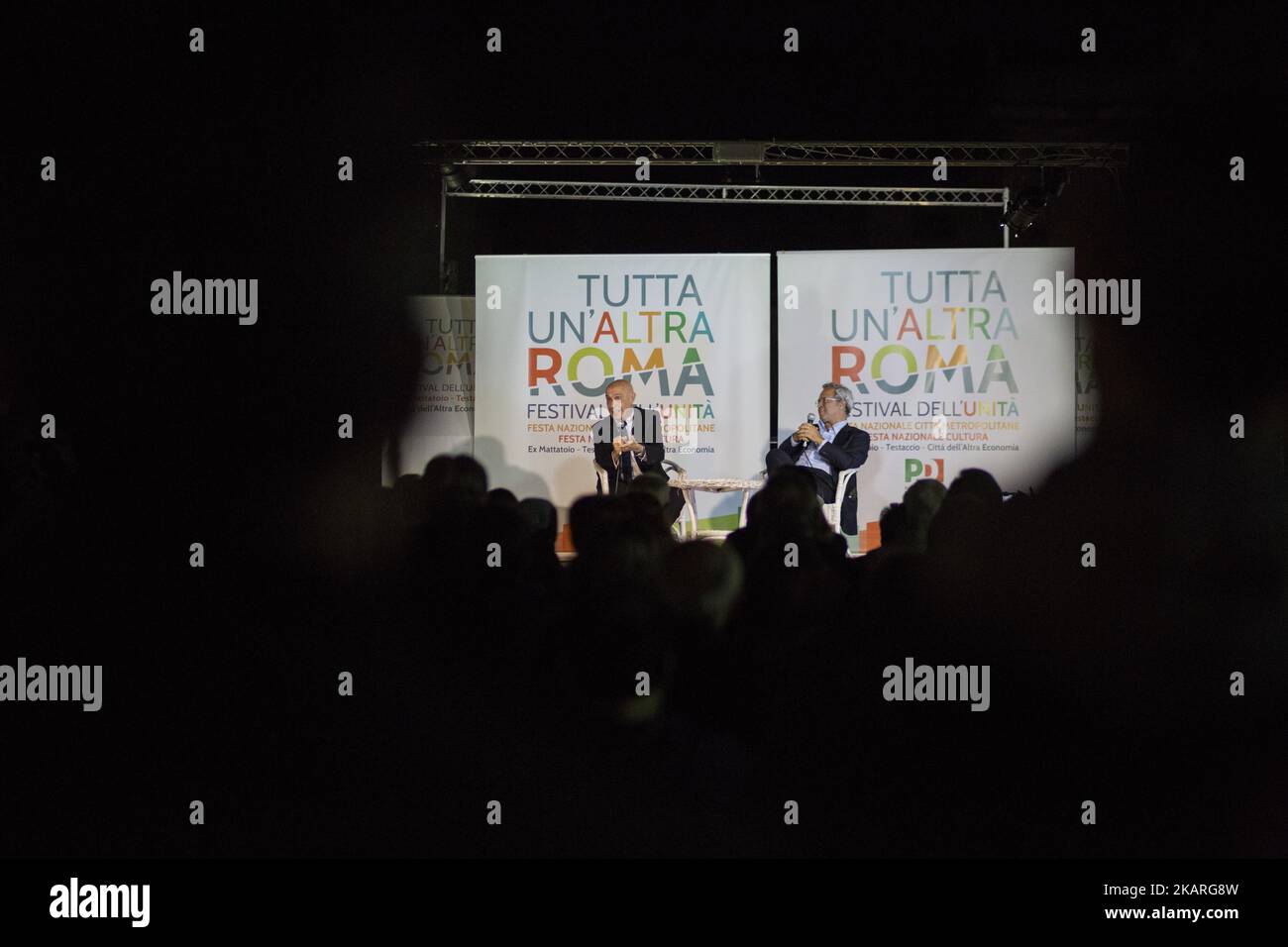 Der italienische Premierminister Marco Minniti spricht in einer öffentlichen Sitzung anlässlich der von der Demokratischen Partei in Rom organisierten „Festa dell'Unit“ am 26. September 2017. (Foto von Christian Minelli/NurPhoto) Stockfoto