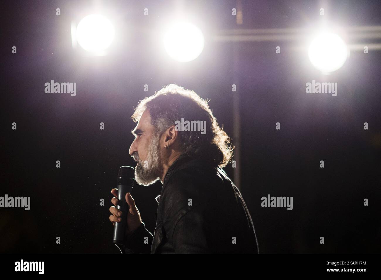 Jordi Cuixart der Präsident von Ommnium Cultural ein unabhängiger Organismus während des politischen Akts für das katalanische Referendum von Ommnium Cultural, Assamblea Nacional de Catalunya und Universitaris per la Republica. Am 27. September 2017 in Barcelona, Spanien. (Foto von Xavier Bonilla/NurPhoto) Stockfoto