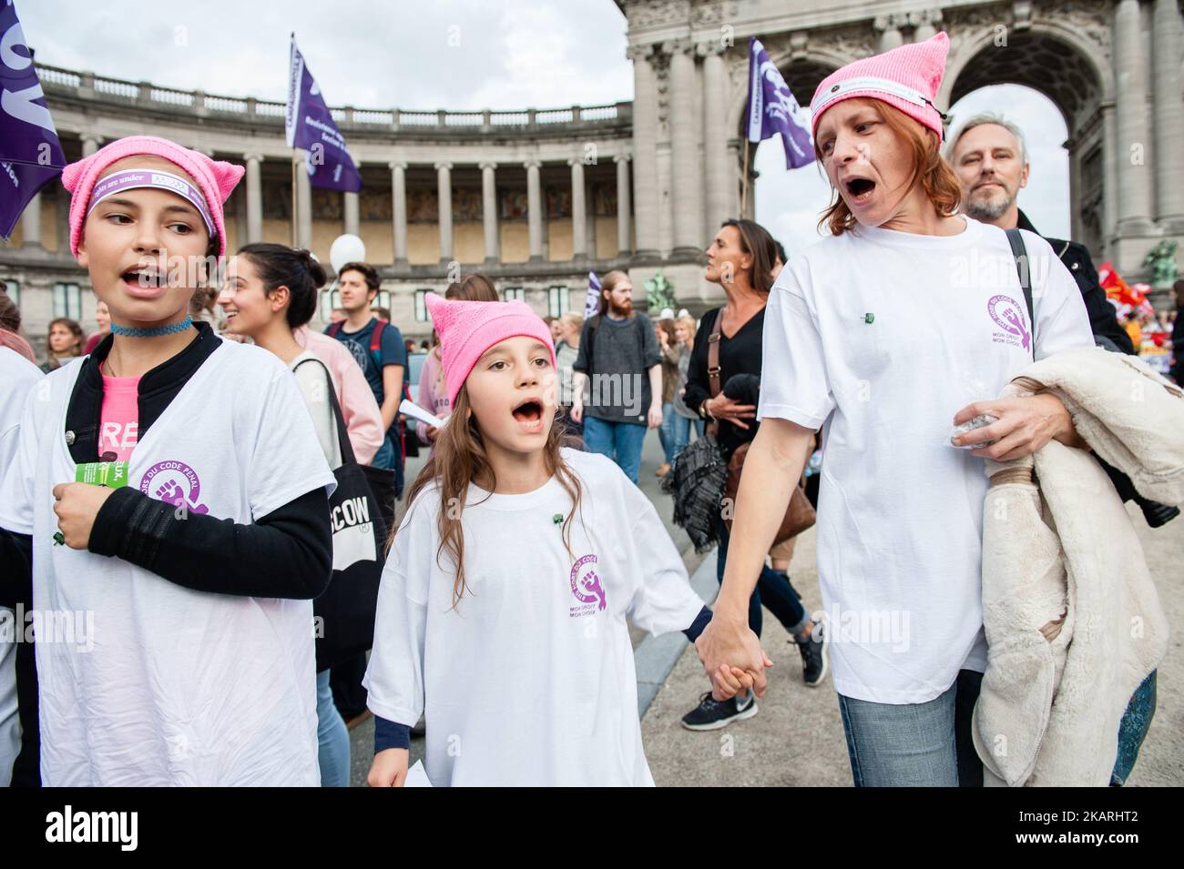 September 28., Brüssel. Dieser Protest, der gemeinsam mit belgischen und französischen Make-Gruppen organisiert wurde, ist Teil des Europäischen Treffens des Weltmarsches der Frauen vom 28.. September bis zum 1.. Oktober in Brüssel. In Solidarität mit Frauen in ganz Europa fordern sie nach dem außerordentlichen Kampf der spanischen Frauen im Jahr 2015 und der polnischen Frauen im Jahr 2016, dass die Rechte der Frauen, Die körperliche Autonomie und die Rechte auf Abtreibung und Gesundheit werden in allen europäischen Ländern respektiert und als grundlegende Gleichberechtigung in Europa kodifiziert. In jedem Land könnte das Recht auf Abtreibung von der el bedroht werden Stockfoto