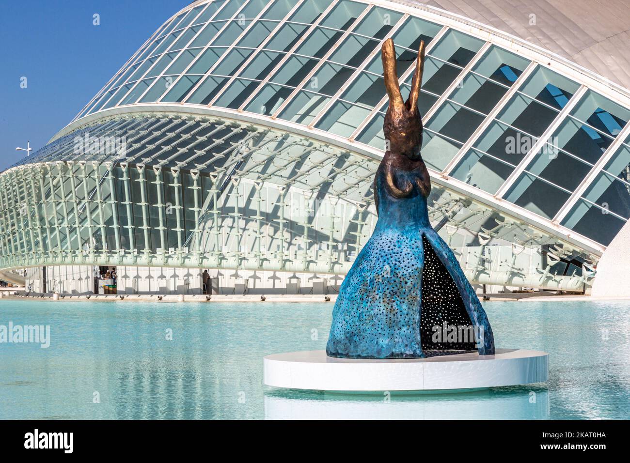 Bronzeskulptur, Hemisfèric IMAX & 3D Kino, Stadt der Künste und Wissenschaft, Valencia, Spanien Stockfoto