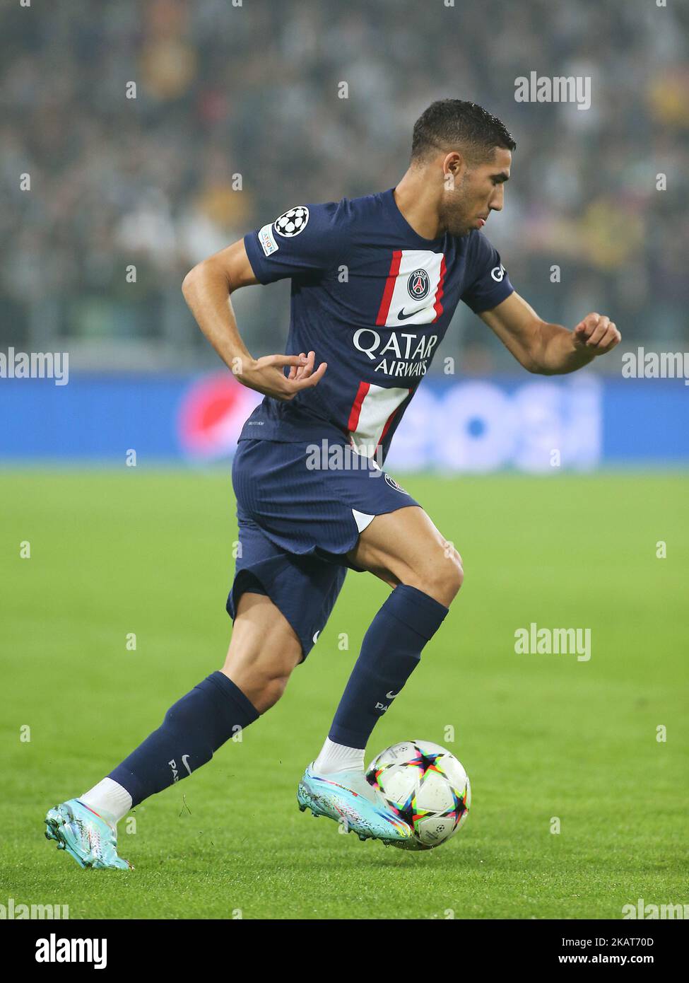 Turin, Italien. 02.. November 2022. Achraf Hakimi (Paris Saint-Germain) während Juventus FC vs Paris Saint-Germain FC, UEFA Champions League Fußballspiel in Turin, Italien, November 02 2022 Quelle: Independent Photo Agency/Alamy Live News Stockfoto